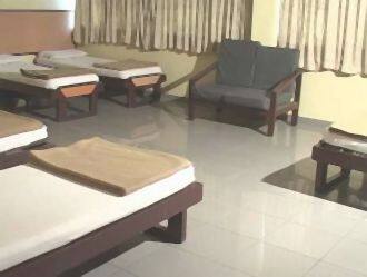 Hotel Mina Palace, Wardha 3